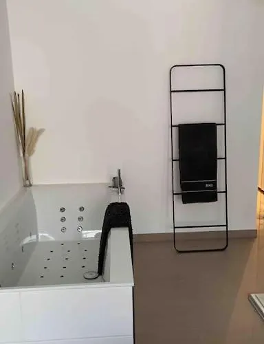 Smarte Businesswohnung Mit Whirpool Und Kamin * Oldenburg